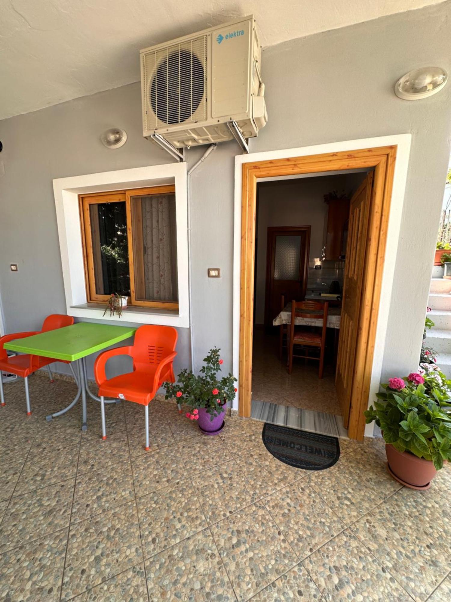 Albi'S Guesthouse Ksamil Exterior photo